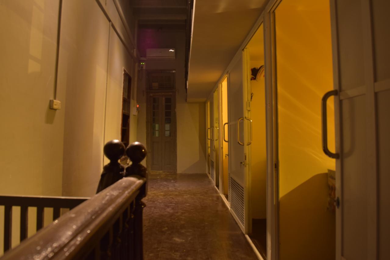 21 Hostel Yangon Bagian luar foto