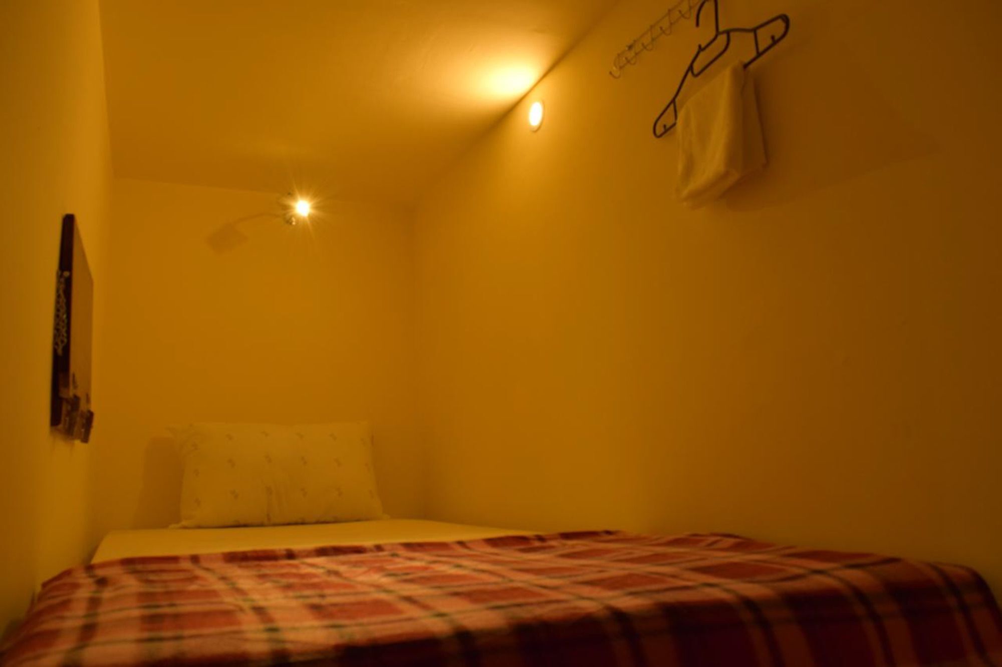 21 Hostel Yangon Bagian luar foto