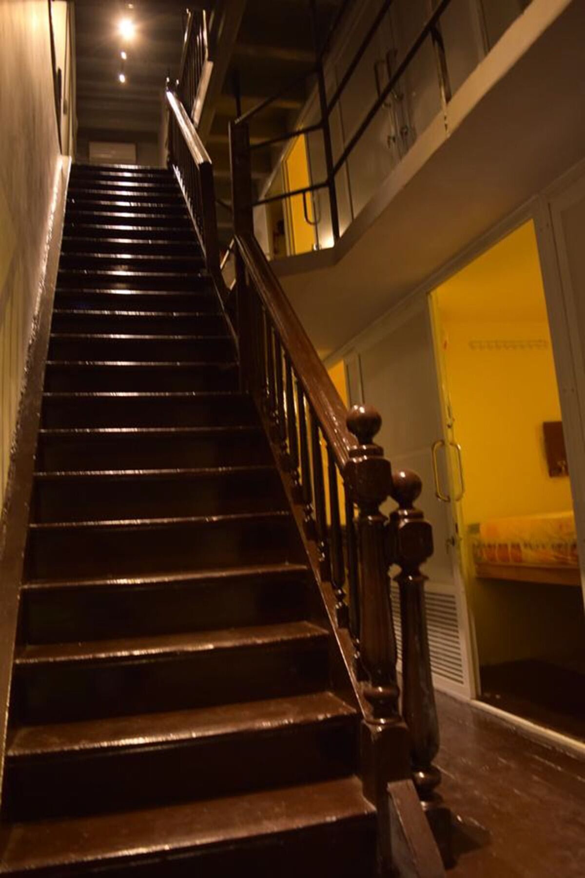 21 Hostel Yangon Bagian luar foto